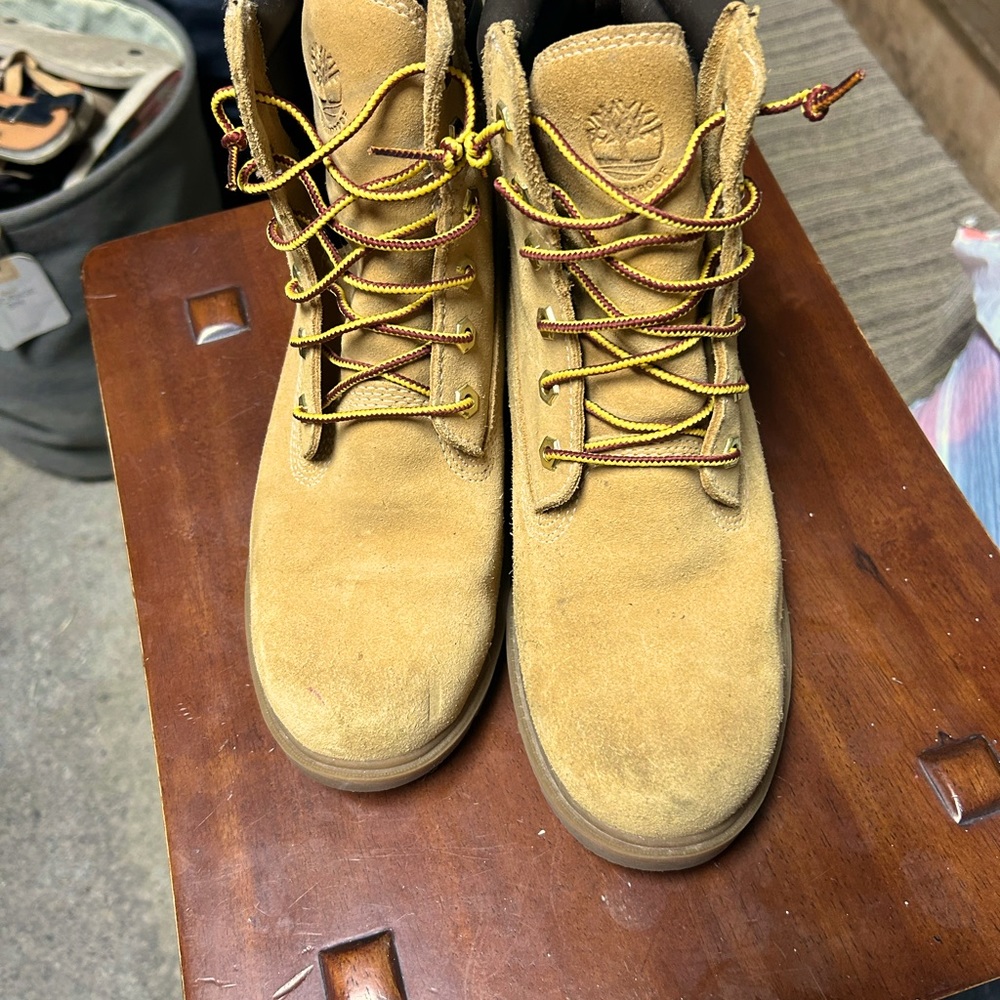 Women’s 8 1/2 Timberland boots